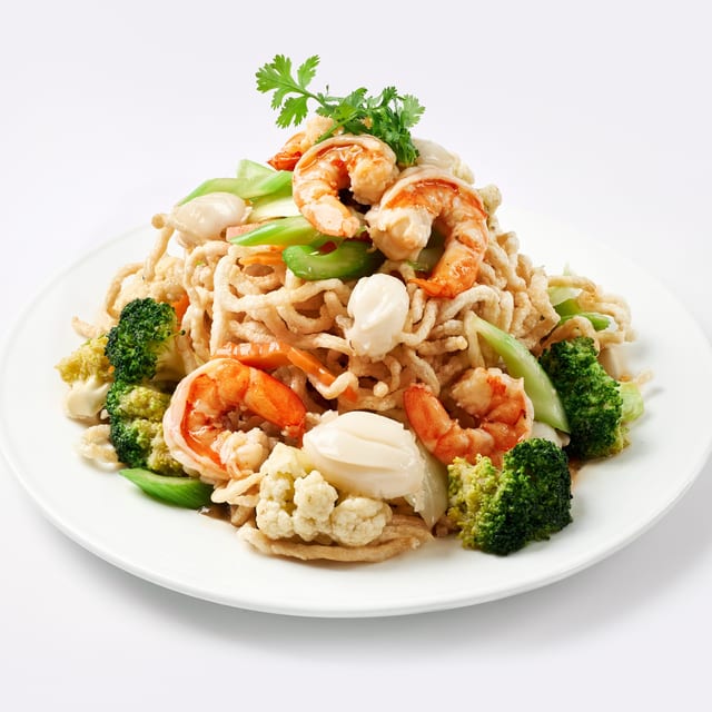 Mì Xào Giòn Thập Cẩm - Combination Crispy Stir-Fried Chow Mein.