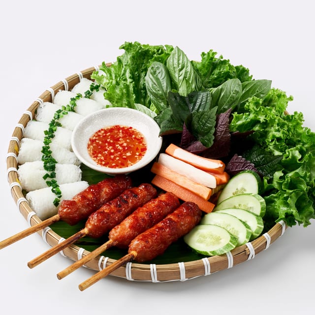 Nem Nướng Mẹt - Grilled Pork Sausage Platter.